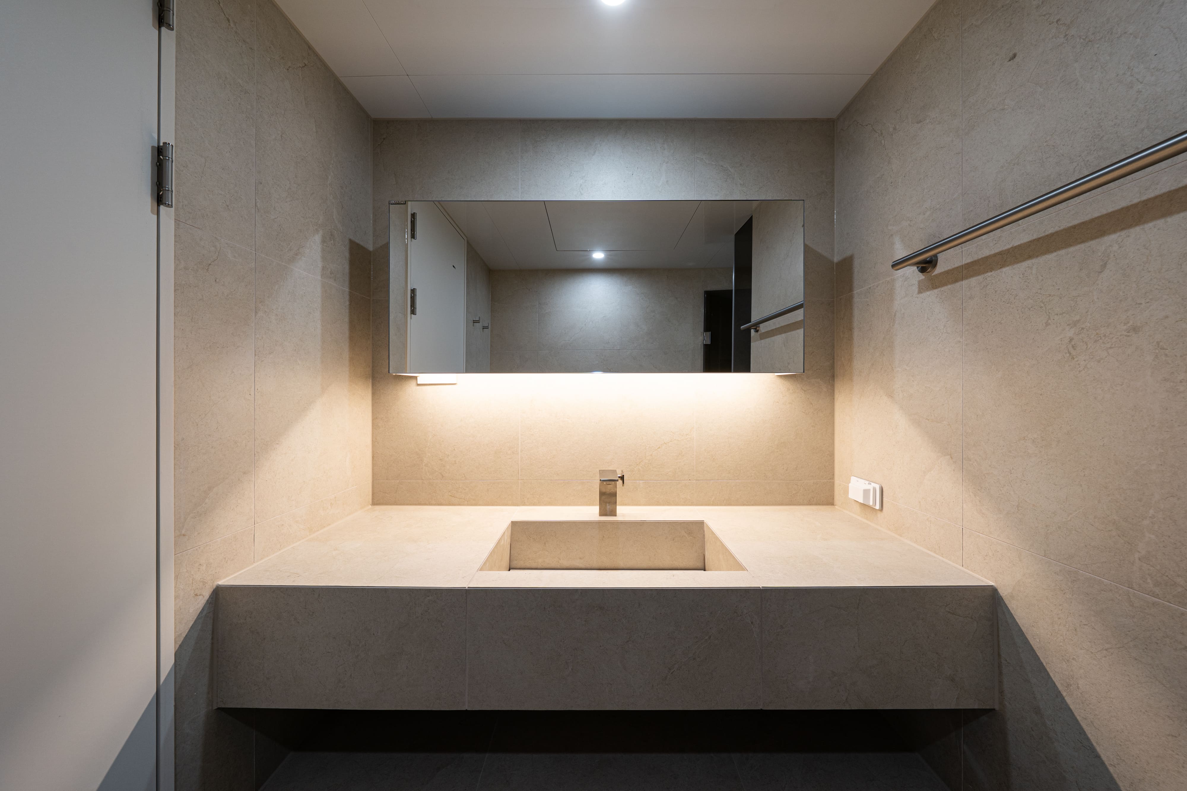 /user/d/designholic/editor/2603/6de5a8facdfc8c0369a31a52b5a096ef_1773821683_7944.jpg 이미지크게보기